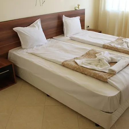 Hotel Brilliance Warna