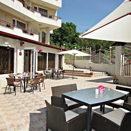 Brilliance Hotel 3*