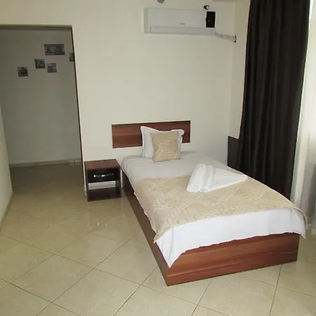 Brilliance Hotel Warna